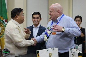 New Zealand Ambassador to the Philippines David Strachan (Right), Rune Ylade, the Manager of New Zealand Aid Programme (Center)