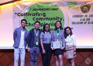 Denise Gomez (second from right) receives the award for Exemplary Qualitative Research Achievement of the Year for the study entitled "The Impact of Separated Parents on Student’s Academic Performance."