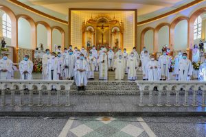 02g recoletos de cebu at 400 bishop and concelebrating priests