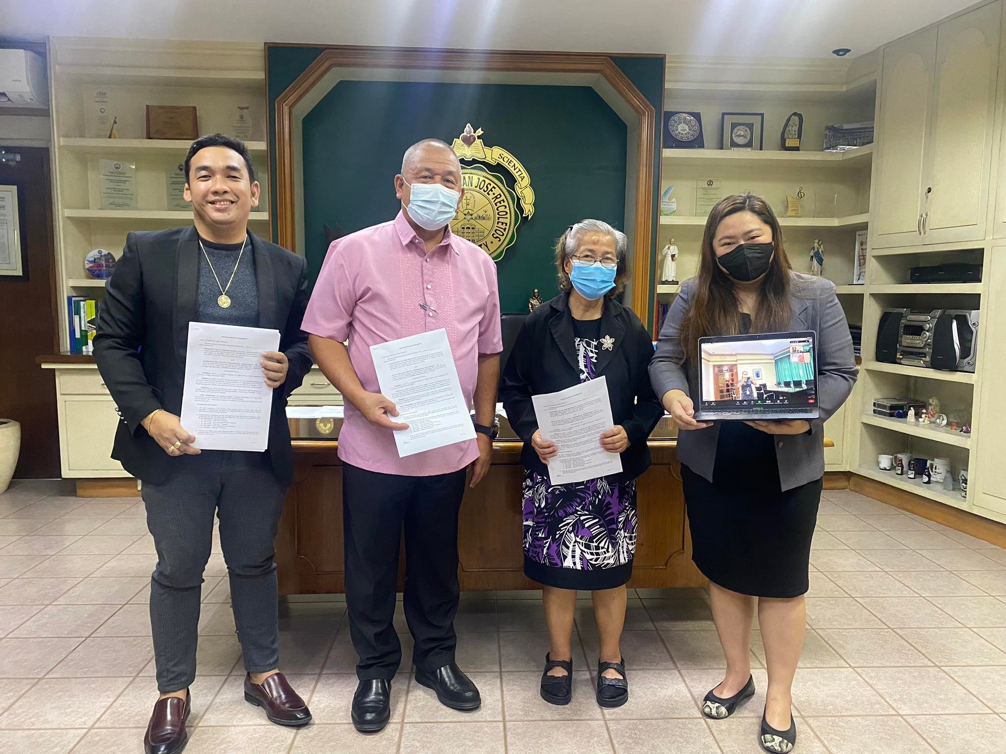 USJ-R School of Education inks two agreements to assist daycare teachers in Cebu